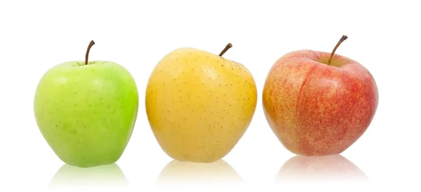 绿色、 黄色和红色的天然苹果. — 图库照片#
