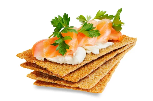Snack. brood met fetakaas en zalm. — Stockfoto