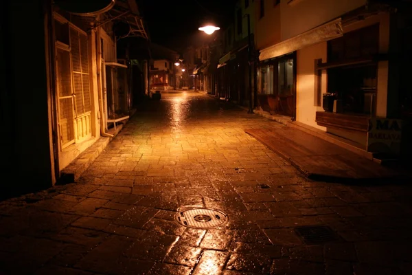 Vieille rue la nuit — Photo