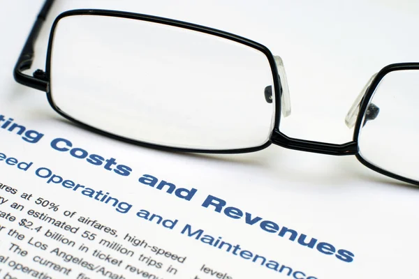 Operating costs and revenues — Stock Photo, Image