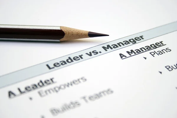 Líder contra gerente —  Fotos de Stock