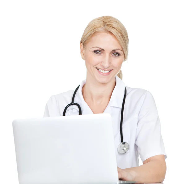 Medical doctor working on laptop — Stock Photo, Image