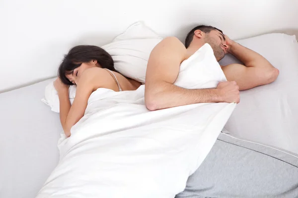 Szép fiatal pár alszik — Stock Fotó