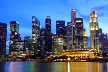 Singapur 'un gece manzarası