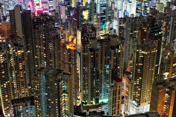 Budynków nocą w hong Kongu — Zdjęcie stockowe