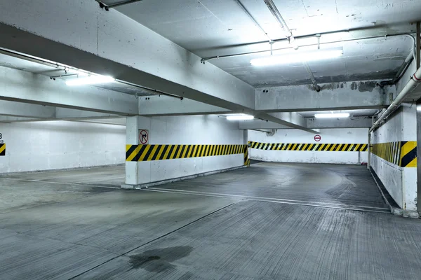 Garaż parking — Zdjęcie stockowe