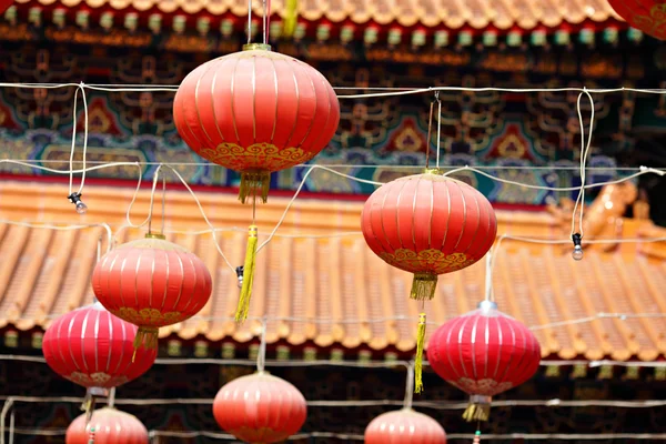 Çin tapınağında kırmızı fener — Stok fotoğraf