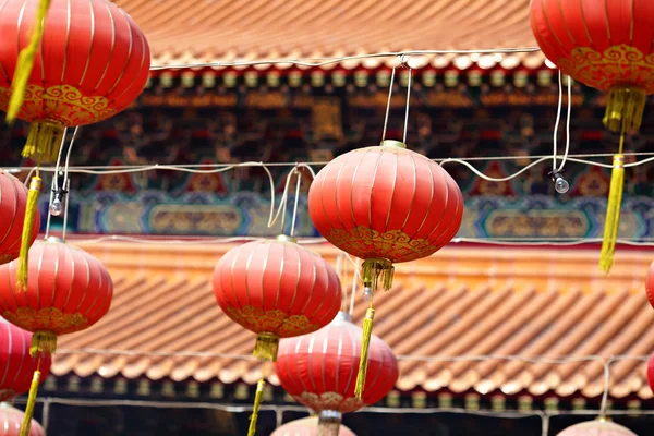 中国寺院の赤い提灯 — ストック写真
