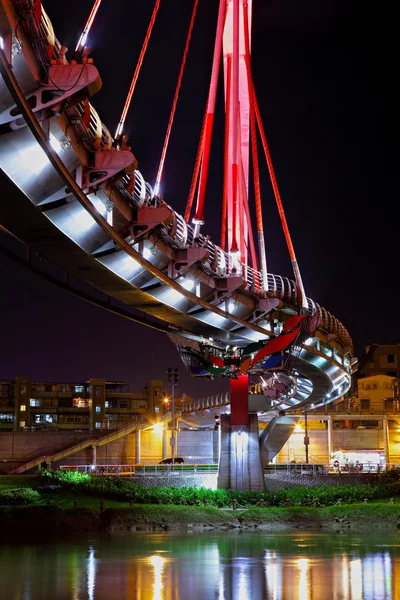Puente por la noche en Taipei — Foto de Stock