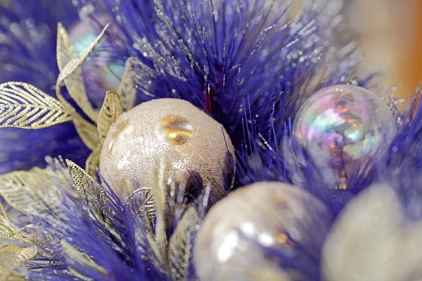 青い色のクリスマス ツリーのクリスマス ボール — ストック写真