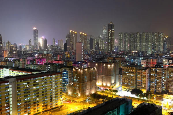 Apartman binaları geceleri — Stok fotoğraf