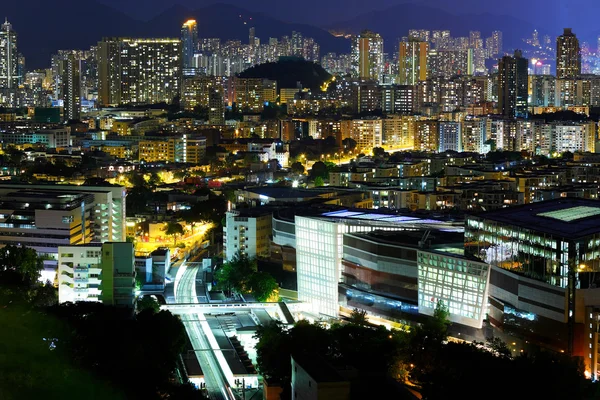 香港市中心的很多建筑在晚上 — 图库照片
