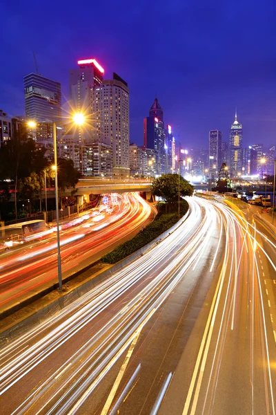 Traffic in downtown at night — Stock Photo, Image