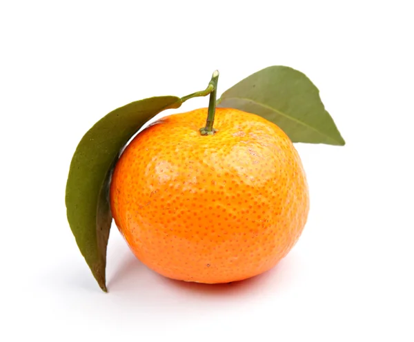 Mandarina sobre branco — Fotografia de Stock