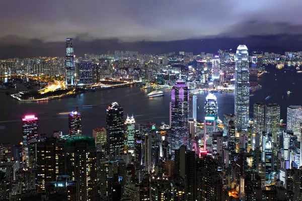 Гонконг ночью — стоковое фото