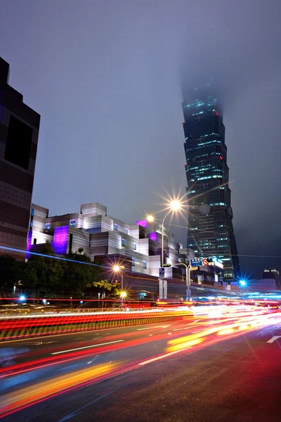 Taipei distrito comercial por la noche — Foto de Stock