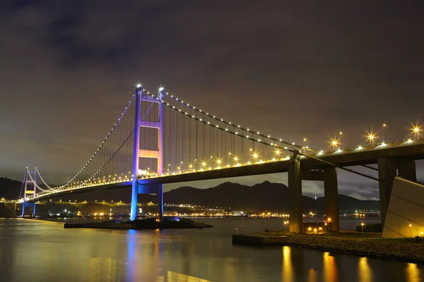 Мост Цин Ма ночью — стоковое фото