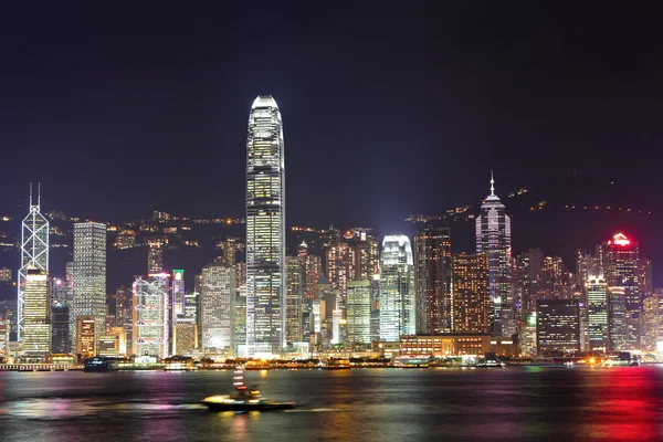Χονγκ Κονγκ λιμάνι το βράδυ — Φωτογραφία Αρχείου