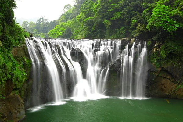 Watervallen in shifen taiwan — Stockfoto