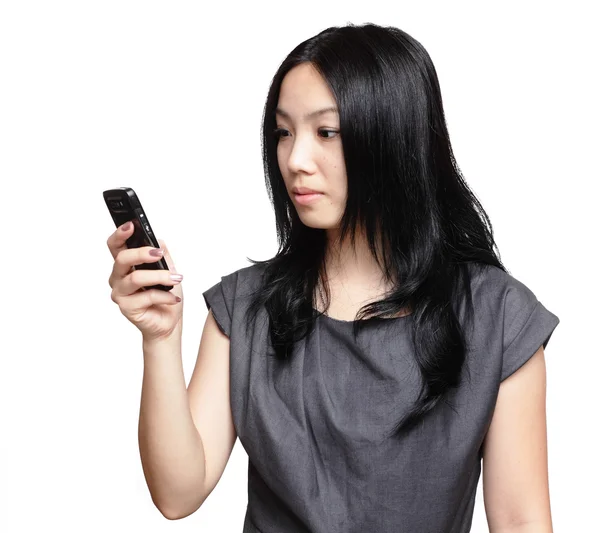 Meisje sms op mobiele telefoon — Stockfoto