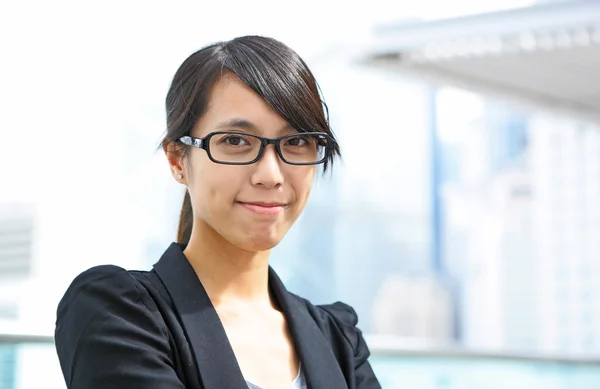Portrait of happy young business woman — Stock Photo, Image