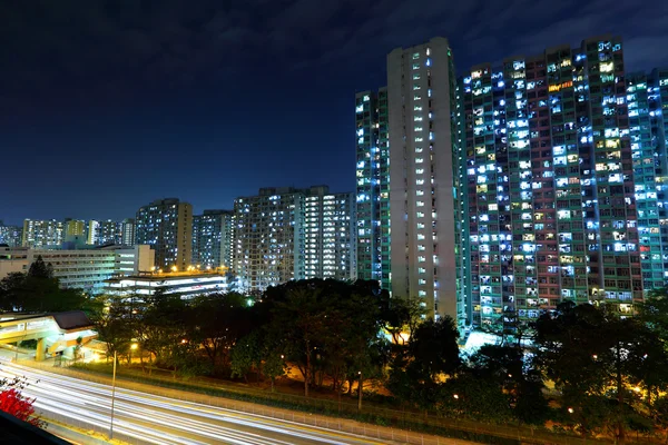 Verkehr Innenstadt in der Nacht — Stockfoto