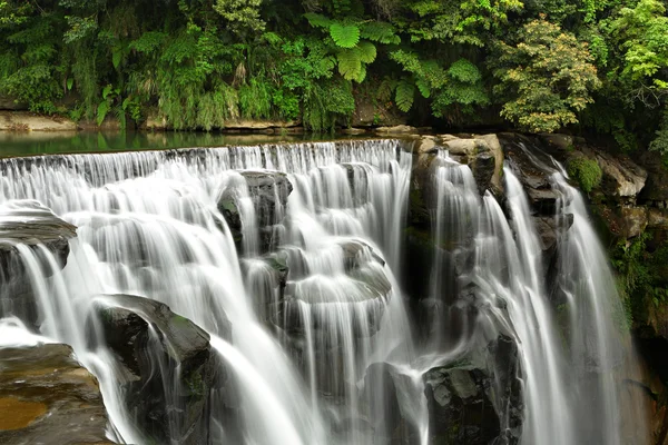 Wasserfälle in Shifen Taiwan — Stockfoto