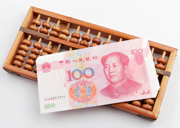 算盘和中国钱钞票 — 图库照片