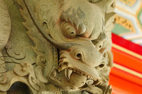 Dragon staty i templet — Stockfoto