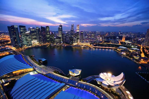 Singapurské panorama města v noci — Stock fotografie