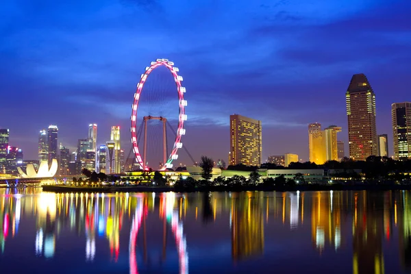 Singapur ciudad por la noche — Foto de Stock