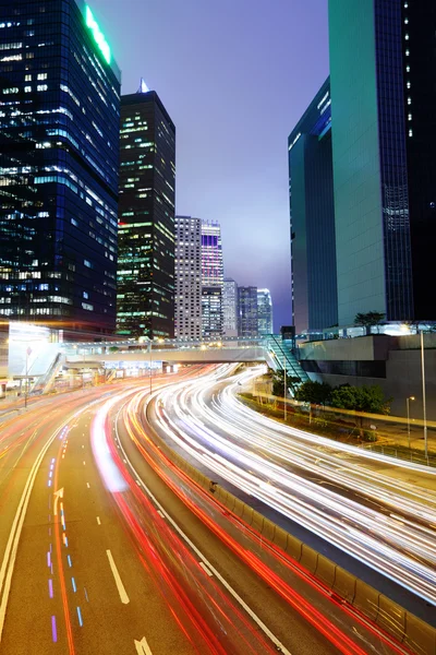 Futuristiska urbana staden med bil ljus — Stockfoto