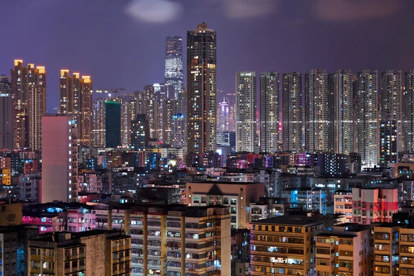 Hong kong trångt urbana staden på natten — Stockfoto