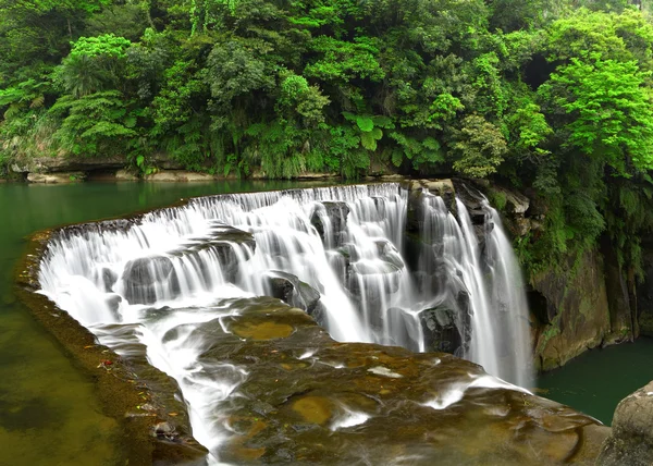 Great waterfall in Taiwan — Stock Photo, Image