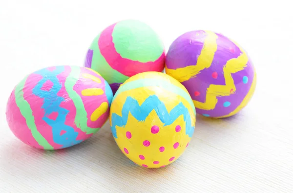 Coloridos huevos de Pascua — Foto de Stock