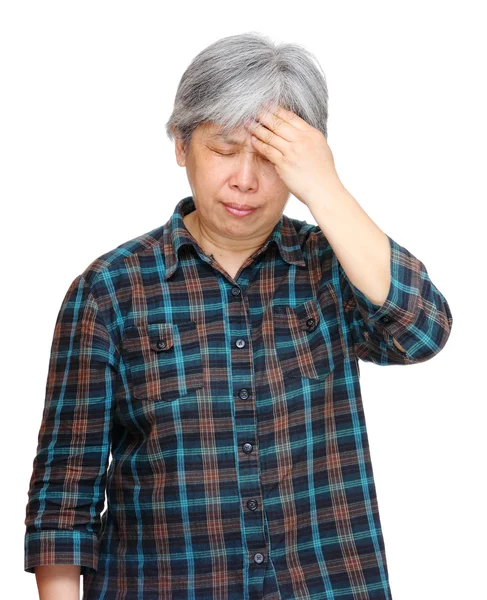 Mujer asiática madura con dolor de cabeza — Foto de Stock