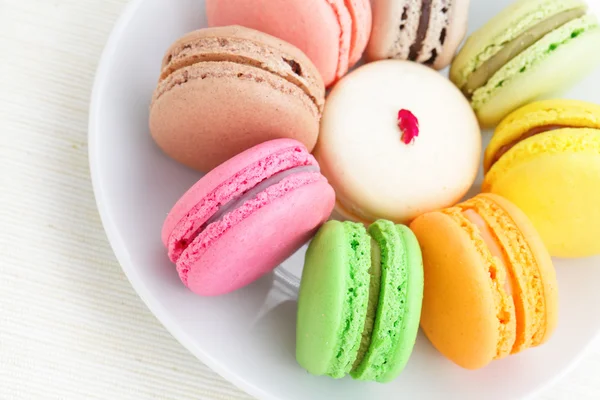 Färgglada franska macarons — Stockfoto