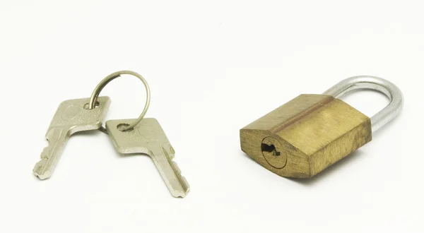Schlüssel und Vorhängeschloss — Stockfoto