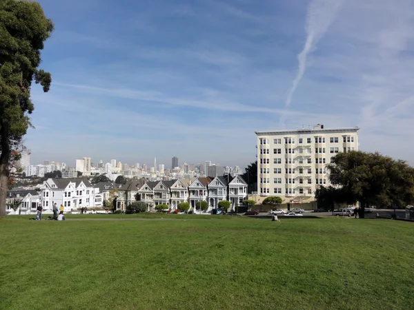 San Francisco boyalı laides Victoria evleri — Stok fotoğraf