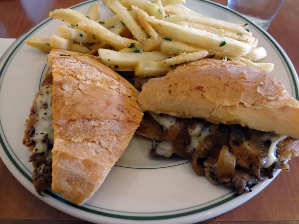 Philly Cheese Steak styl Sandwich — Zdjęcie stockowe