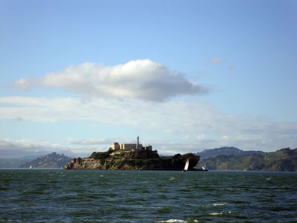 Isla de Alcatraz en un bonito día — Foto de Stock