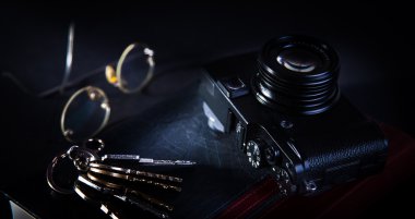 Eski tip kamera mavi ışık