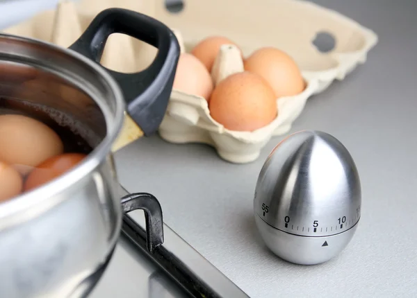 Boiling eggs — Stock Photo, Image