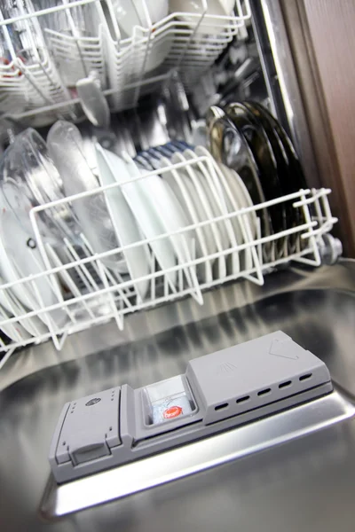 Посудомоечная машина — стоковое фото