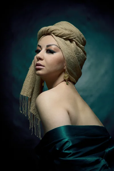 Potret seorang gadis arab yang indah — Stok Foto