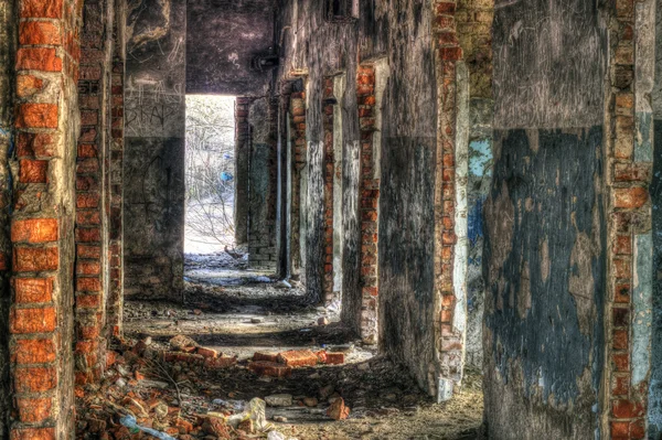Заброшенное здание — стоковое фото