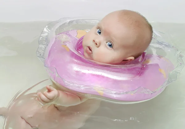 Babyschwimmen — Stockfoto