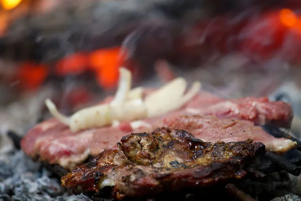 木製の石炭の肉 — ストック写真