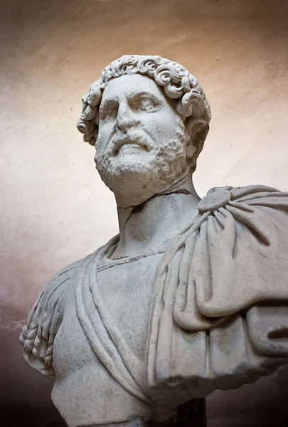 Antigua escultura de un romano — Foto de Stock