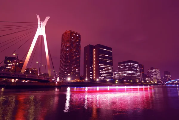 Hangbrug en schip — Stockfoto